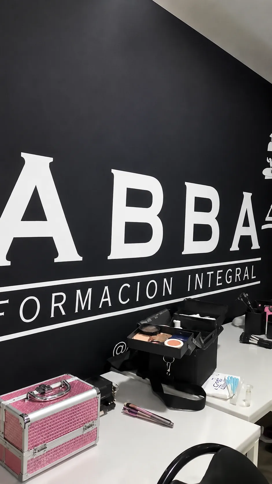 Dónde estudiar maquillaje en Puerto Ordaz, aula de Academia ABBA