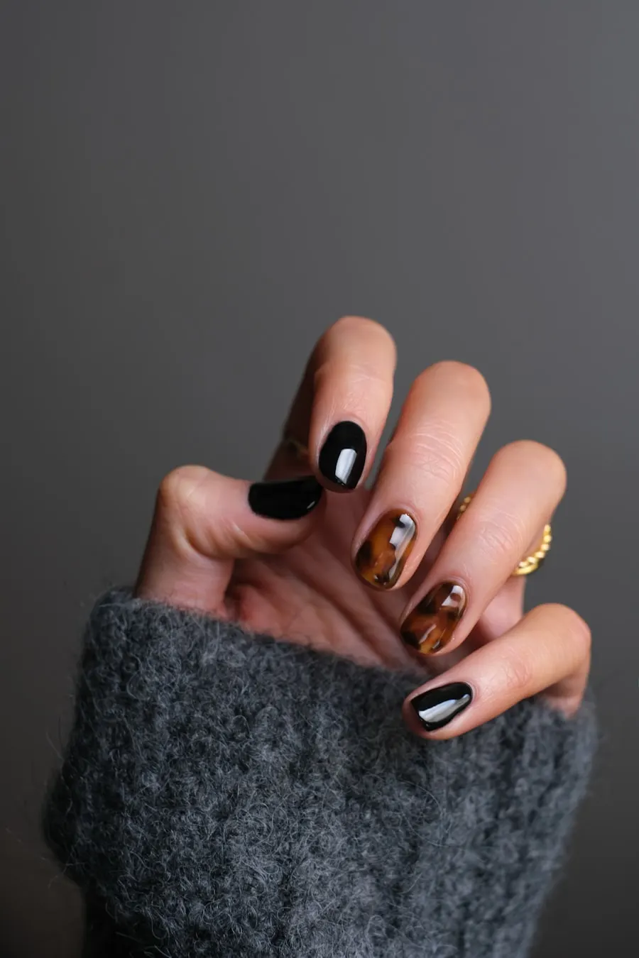 Práctica guiada de manicure en Academia ABBA